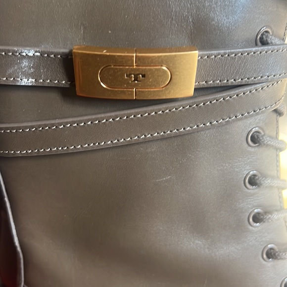 Tory Burch T Hardware Olive Leather Combat Boots - size 10.5 - Picture 3 of 8